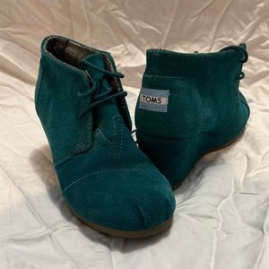 TOMS Kala wedge booties